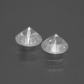 Zircon Gemstones in 7 mm (calibrated) Size for Sale, Zircon Stones in Warm White Color