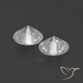 Zircon Gemstones in 7.5 mm (calibrated) Size for Sale, Zircon Stones in Warm White Color