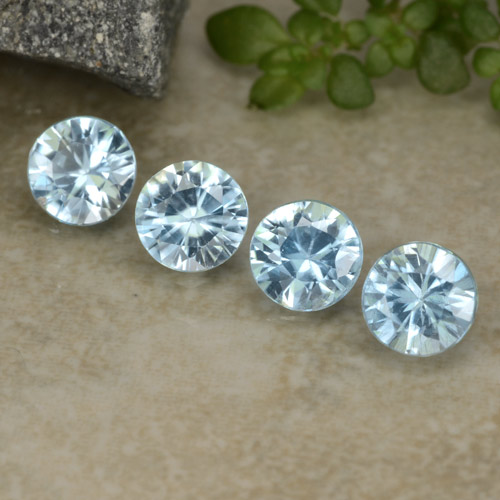 Lotto taglio rotondo di 4 pezzi Zircone blu dalla Cambogia - peso totale di 2,02 ct / media. 0,51 ct ciascuno, misura 4,5mm, colore: Bambina blu, durezza Mohs 6,5 - 7,5 adatto per gioielli da indossare ogni giorno, Mostra grande brillantezza, Photo A