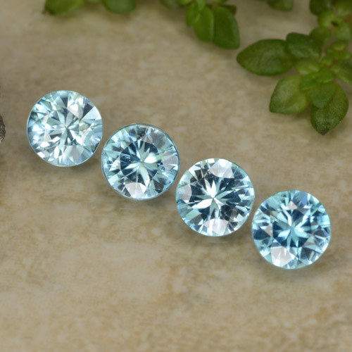 Lot de 4pc Zircons Bleu Tour du Cambodge - Taille 4,4mm, poids total 1,98 ct / moyenne 0,5 ct chaque, couleur : Bleu clair, dureté de Mohs 6.5 à 7.5 convient aux bijoux de tous les jours, pierre de sagesse, Pierre de naissance de décembre, Photo A