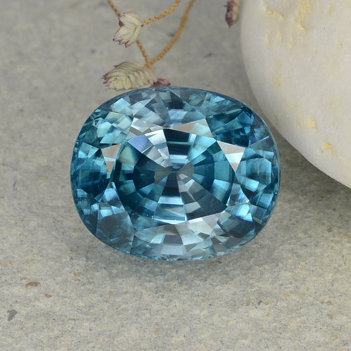 Intense Silver Aqua-Blue Zircone Gem - 4.8ct Ovale sfaccettato (ID: 482024)