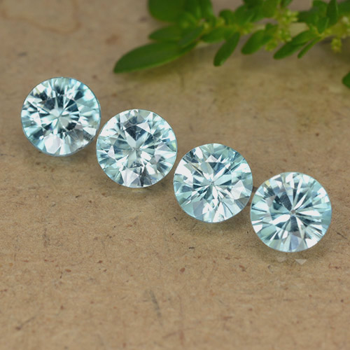 Lote de 4 piezas de Camboya Azul Circular de Camboya - Tamaño 4,6mm, peso 2,36 ct en total / promedio. 0,59 ct cada uno, Color: Azul claro, Dureza de Mohs 6.5 - 7.5 Adecuado para joyas de uso diario, Piedra del zodiaco Tauro, Photo A