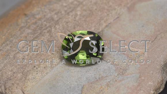 10.00ct Natural Seaweed Green Serpentine, Oval, Translucent